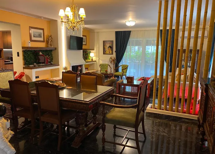 Sarakin\'S Mansion Luxury Retreat