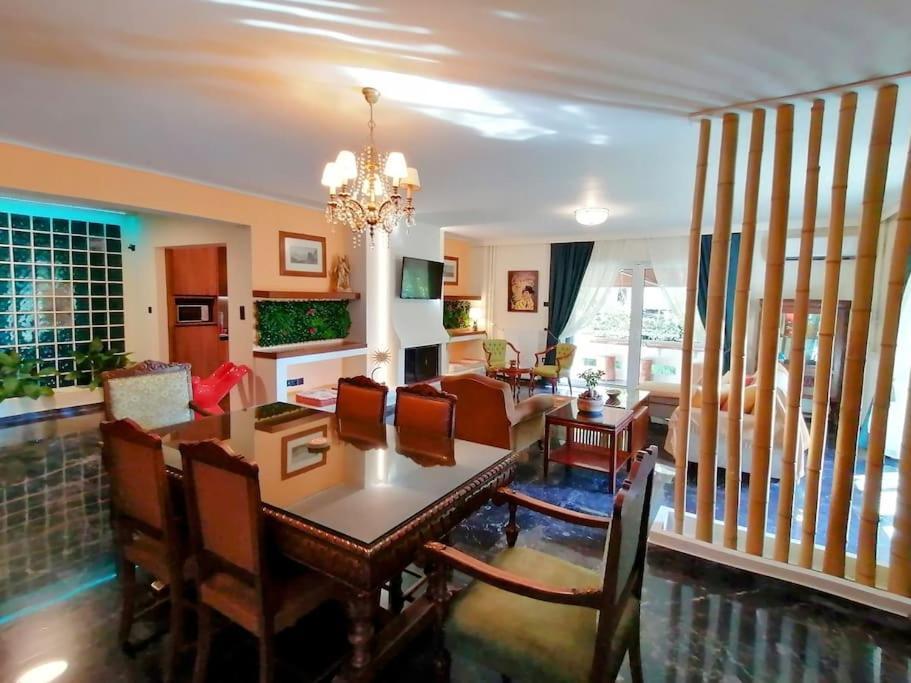 Apartment Sarakin's Mansion Luxury Retreat