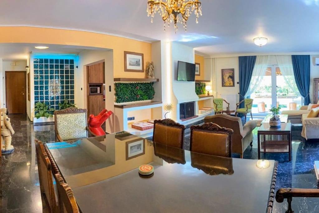 Sarakin's Mansion Luxury Retreat *